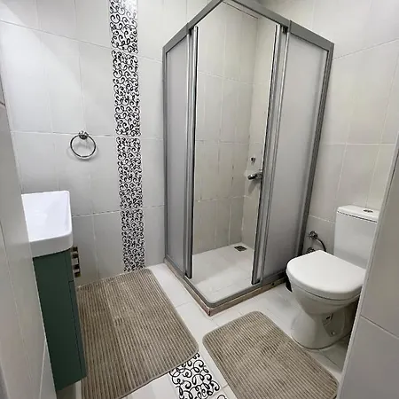 2+1 House In Center With Sea View And Big Private Garden Appartement *