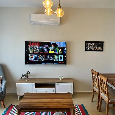 2+1 House In Center With Sea View And Big Private Garden بودروم