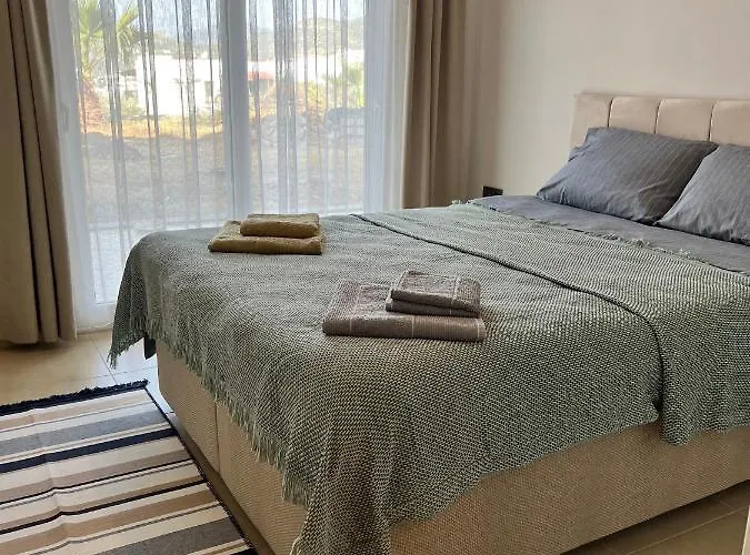 2+1 House In Center With Sea View And Big Private Garden * بودروم