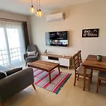 Apartament 2+1 House In Center With Sea View And Big Private Garden Bodrum