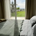 Apartament 2+1 House In Center With Sea View And Big Private Garden Bodrum